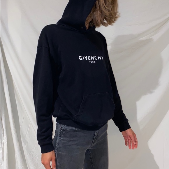 Womans Givenchy hoodie French xl small fit used - Picture 4 of 10